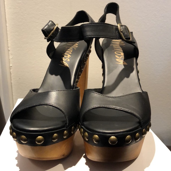 NOWT Browns Brand “MIMOSA” Heeled Leather Open Toe Clog with Studs - Picture 2 of 8